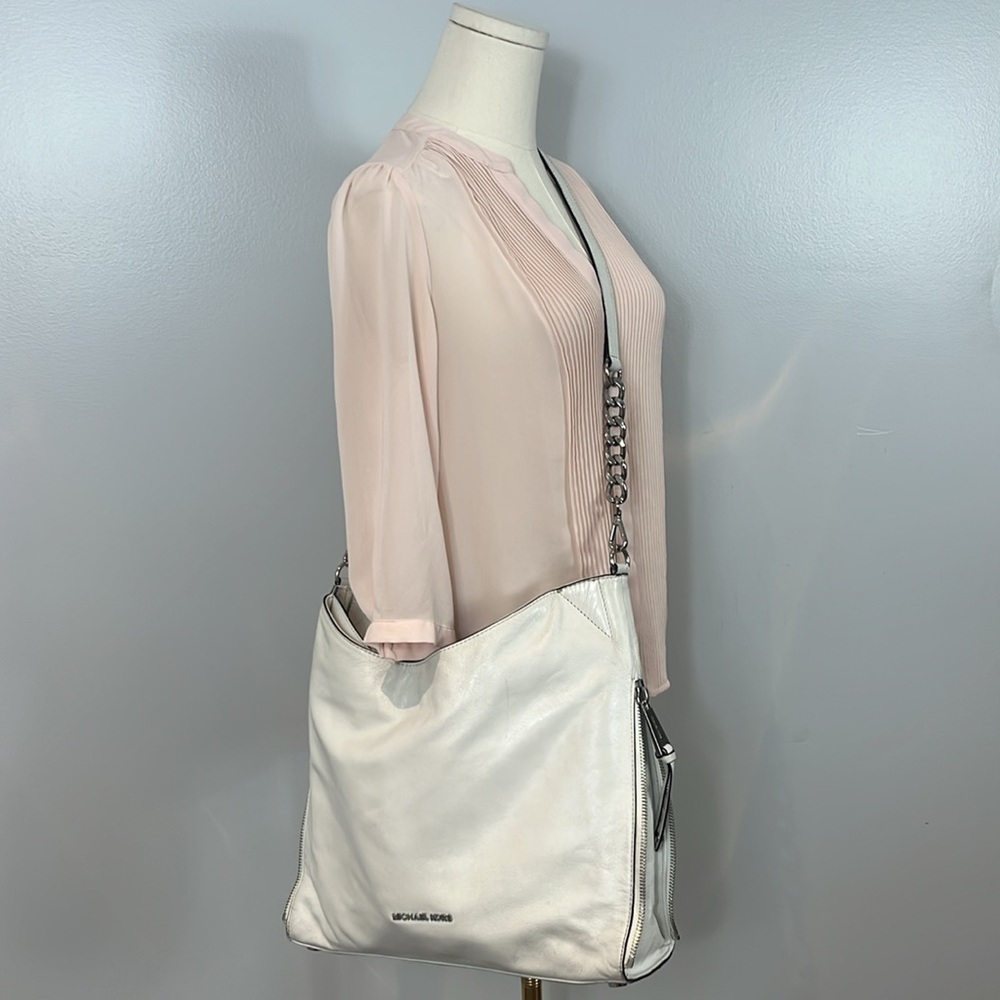 Michael Kors Optic White Devon Bag - Picture 16 of 16